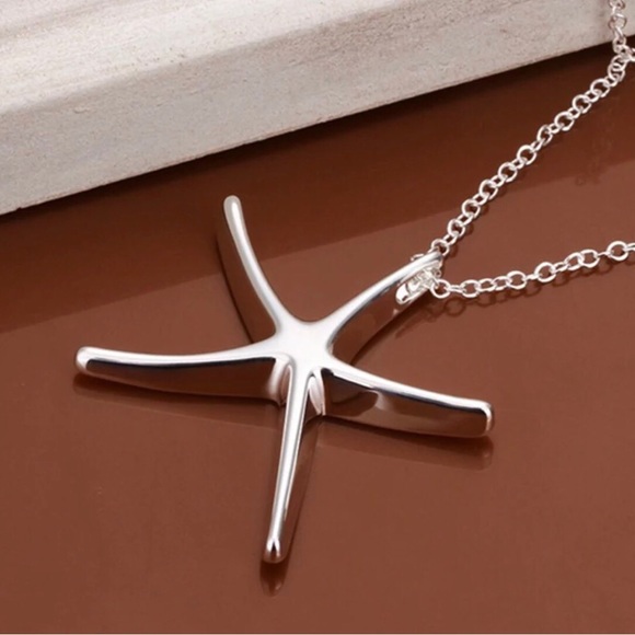 ✨925 Sterling Silver Star Necklace✨ - Picture 4 of 5